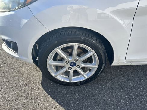 Used 2016 Ford Fiesta SE w/ Equipment Group 201A image 10