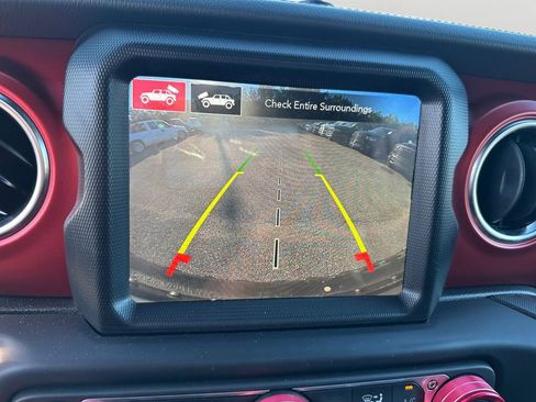 Used 2022 Jeep Wrangler Unlimited Rubicon w/ Xtreme Recon 35" Tire Package image 26