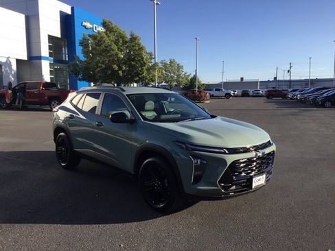 New 2025 Chevrolet Trax ACTIV w/ Driver Confidence Package image 1