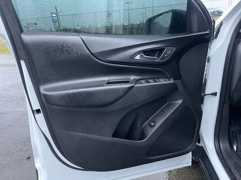 Used 2021 Chevrolet Equinox LT image 18