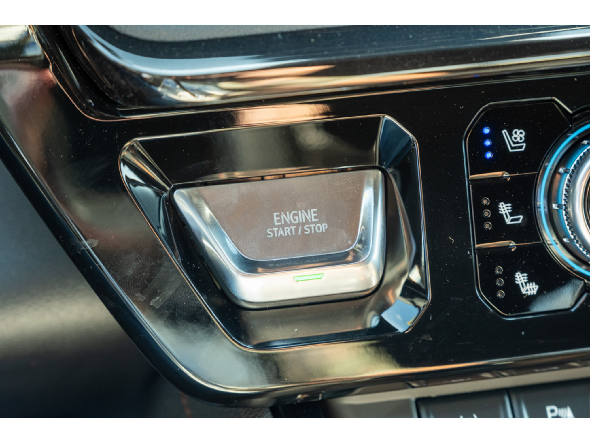 New 2026 GMC Sierra 1500 AT4 w/ AT4 Premium Package AWD/4WD image 31