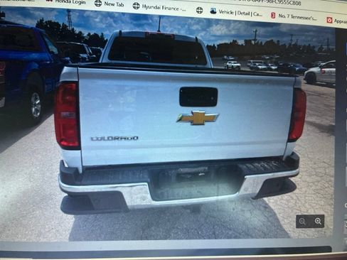 Used 2020 Chevrolet Colorado W/T w/ WT Convenience Package AWD/4WD image 6