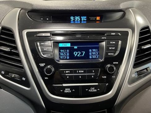 Used 2016 Hyundai Elantra SE FWD image 26