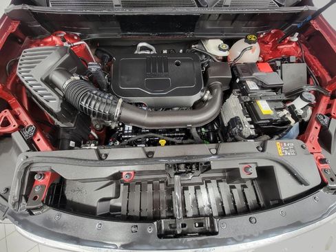 Used 2023 GMC Acadia SLE w/ Driver Convenience Package image 9