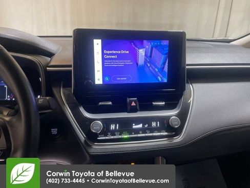 Used 2025 Toyota Corolla Cross XLE image 17