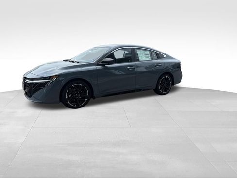 New 2026 Nissan Sentra SR w/ SR Premium Package FWD image 9