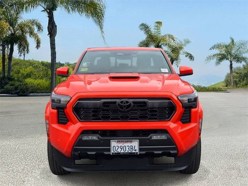Used 2024 Toyota Tacoma TRD Sport w/ TRD Sport Upgrade Package AWD/4WD image 3