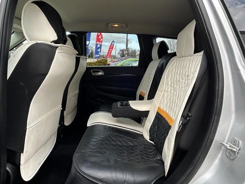 Used 2013 Jeep Grand Cherokee Laredo w/ Laredo E Group image 36