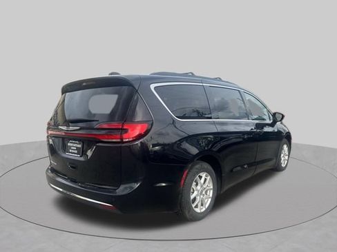 Used 2022 Chrysler Pacifica Touring-L FWD image 7