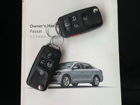 Used 2018 Volkswagen Passat 2.0T SE image 40