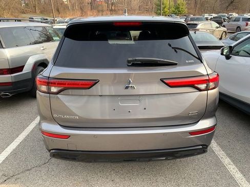 Used 2022 Mitsubishi Outlander SEL Black Edition image 3