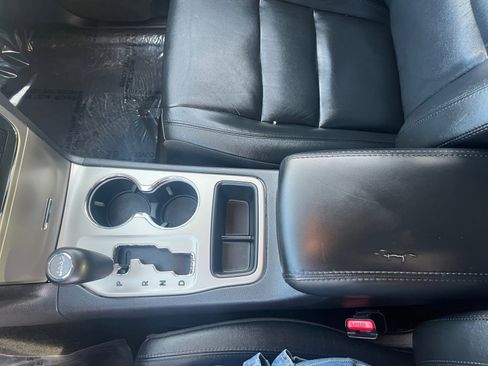 Used 2012 Jeep Grand Cherokee Laredo image 15