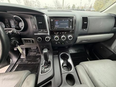 Used 2019 Toyota Sequoia Limited w/ Safety & Convenience Package AWD/4WD image 27