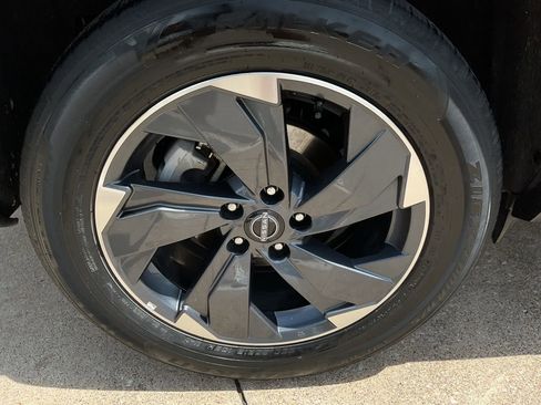 Used 2025 Nissan Rogue SV FWD image 7