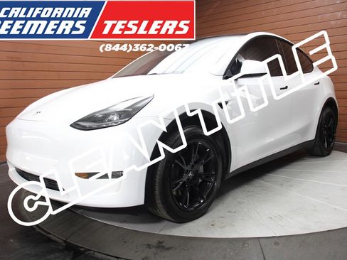 Used 2023 Tesla Model Y Long Range image 1