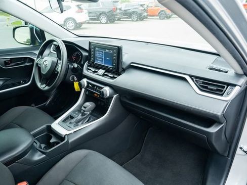 Used 2020 Toyota RAV4 LE FWD image 40