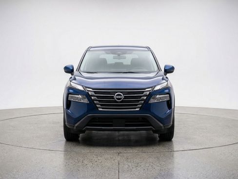 Used 2025 Nissan Rogue SV AWD/4WD image 2