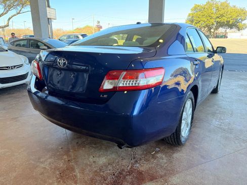 Used 2011 Toyota Camry LE w/ LE Extra-Value Pkg image 6