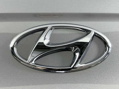 New 2026 Hyundai Venue SE FWD image 18