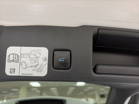 Used 2020 Ford Escape Titanium image 12