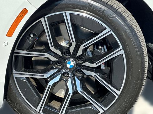 New 2025 BMW 740i image 11
