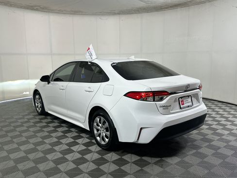 Certified 2025 Toyota Corolla LE FWD image 5