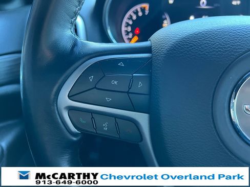 Used 2022 Jeep Grand Cherokee Laredo X image 13