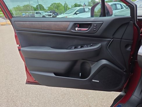 Used 2016 Subaru Outback 2.5i Limited image 18