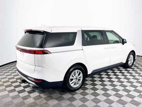Used 2023 Kia Carnival LX FWD image 8
