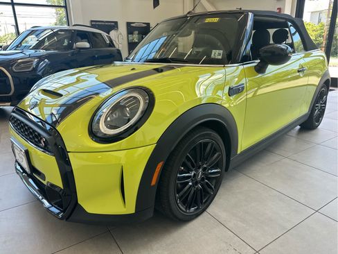 Certified 2024 MINI Cooper S w/ Signature Upholstery Package FWD image 1
