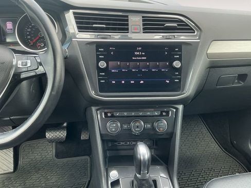 Used 2019 Volkswagen Tiguan SE AWD/4WD image 11