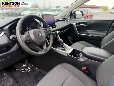 Used 2025 Toyota RAV4 XLE AWD/4WD image 32