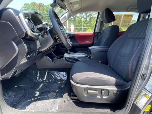 Used 2023 Toyota Tacoma SR5 AWD/4WD image 18