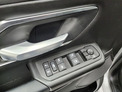 Used 2025 RAM 1500 Big Horn AWD/4WD image 40