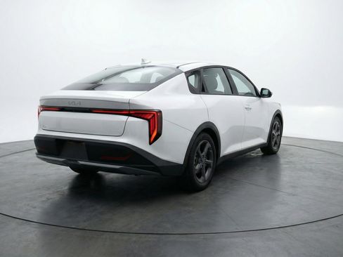Used 2025 Kia K4 FWD image 9