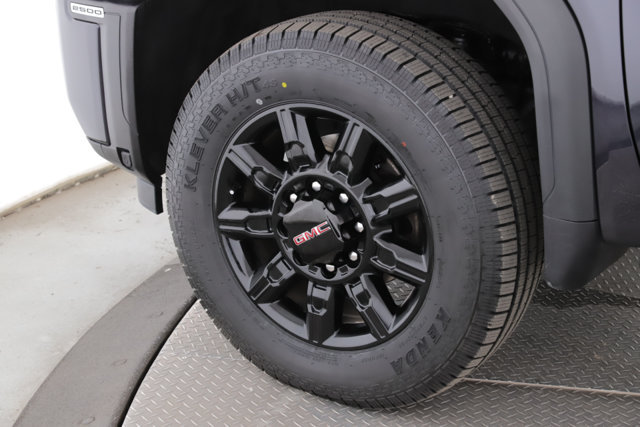 Used 2024 GMC Sierra 2500 AT4 w/ AT4 Premium Plus Package AWD/4WD image 13