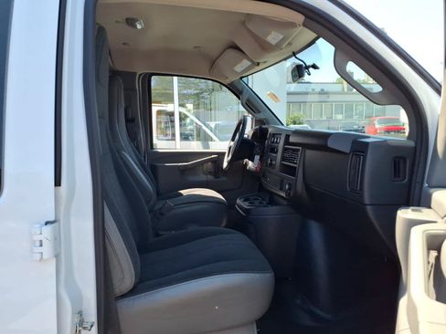 Used 2025 Chevrolet Express 2500 w/ Driver Convenience Package RWD image 18