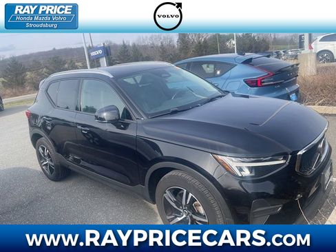 Certified 2023 Volvo XC40 B5 Core w/ Convenience Package AWD/4WD image 1