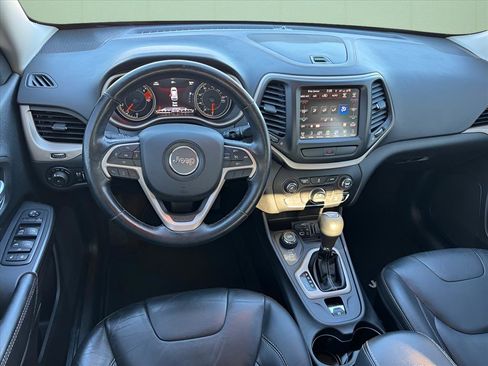 Used 2016 Jeep Cherokee Limited image 12