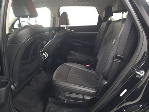 Used 2025 Kia Sorento EX AWD/4WD image 7