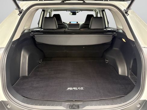 Used 2019 Toyota RAV4 Limited w/ Cold Weather Package AWD/4WD image 9