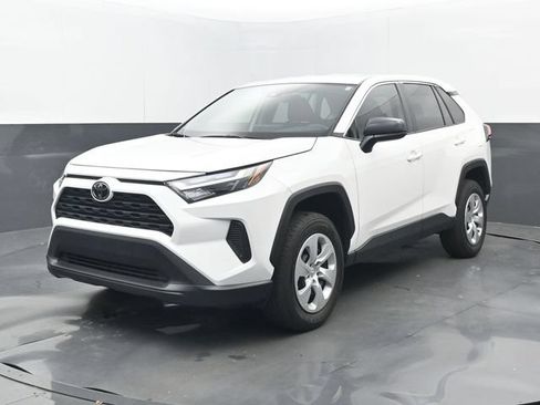 Used 2025 Toyota RAV4 LE FWD image 21