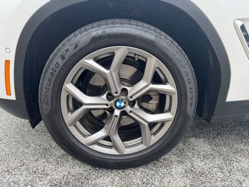Used 2022 BMW X4 xDrive30i w/ Parking Assistance Package AWD/4WD image 2