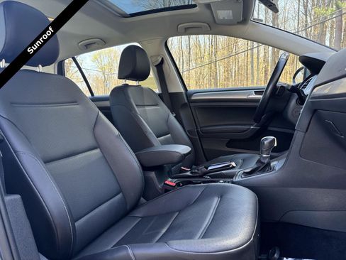 Used 2017 Volkswagen Golf Wolfsburg Edition FWD image 5