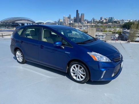 Used 2013 Toyota Prius V Five FWD image 25