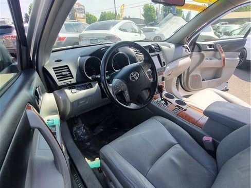 Used 2009 Toyota Highlander Limited AWD/4WD image 11