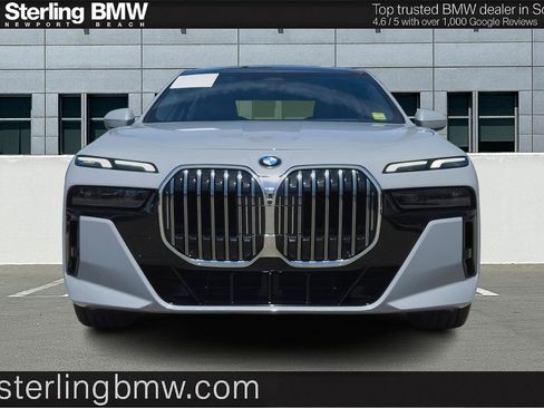 Used 2024 BMW 740i w/ Premium Package RWD image 3