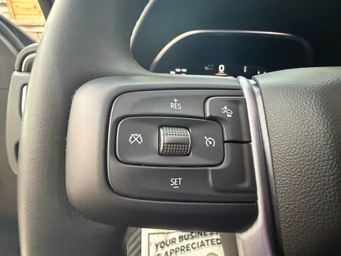 Used 2023 GMC Yukon SLT AWD/4WD image 23