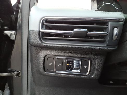 Used 2022 Lincoln Corsair AWD w/ Premium Package image 15