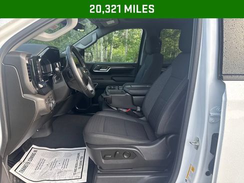 Used 2023 Chevrolet Silverado 1500 LT AWD/4WD image 4